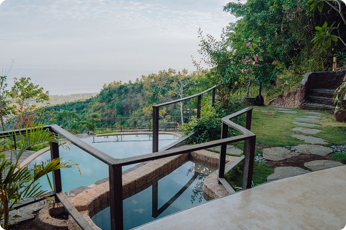 Infinity pool overlooking the jungle canopy and coastline